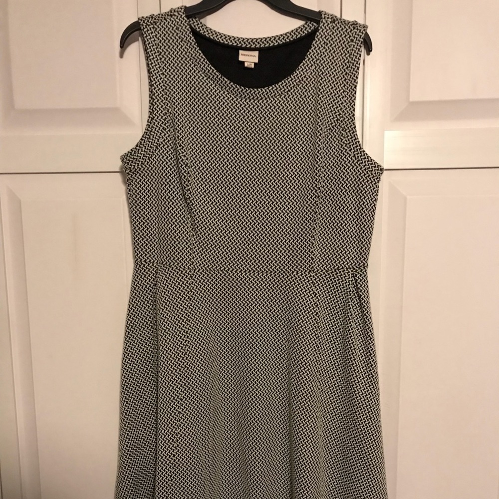 Size L Black Patterned Fit and Flair Dress